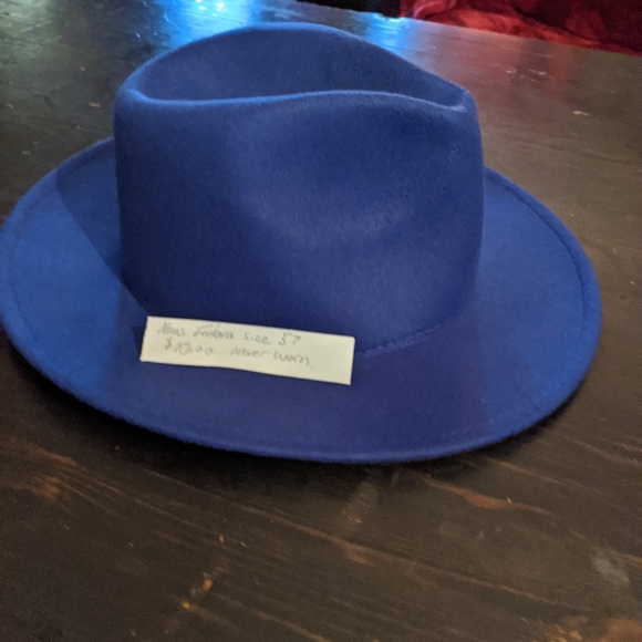 Fedora - Picture 3 of 6